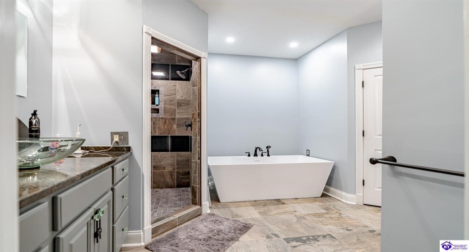 Chaparral Drive, Elizabethtown, Kentucky 42701, ,4 BathroomsBathrooms,For Sale,Chaparral Drive,HK24003899 Chaparral Drive, Elizabethtown, Kentucky 42701, ,4 BathroomsBathrooms,For Sale,Chaparral Drive,HK24003899