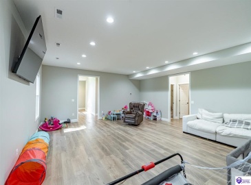 Chaparral Drive, Elizabethtown, Kentucky 42701, ,4 BathroomsBathrooms,For Sale,Chaparral Drive,HK24003899