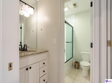 Chaparral Drive, Elizabethtown, Kentucky 42701, ,4 BathroomsBathrooms,For Sale,Chaparral Drive,HK24003899