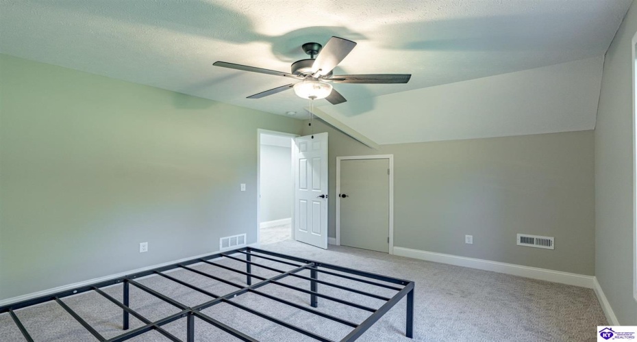 Chaparral Drive, Elizabethtown, Kentucky 42701, ,4 BathroomsBathrooms,For Sale,Chaparral Drive,HK24003899 Chaparral Drive, Elizabethtown, Kentucky 42701, ,4 BathroomsBathrooms,For Sale,Chaparral Drive,HK24003899