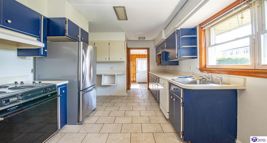 Lincoln Street, Vine Grove, Kentucky 40175, ,3 BathroomsBathrooms,For Sale,Lincoln Street,HK24003903 Lincoln Street, Vine Grove, Kentucky 40175, ,3 BathroomsBathrooms,For Sale,Lincoln Street,HK24003903