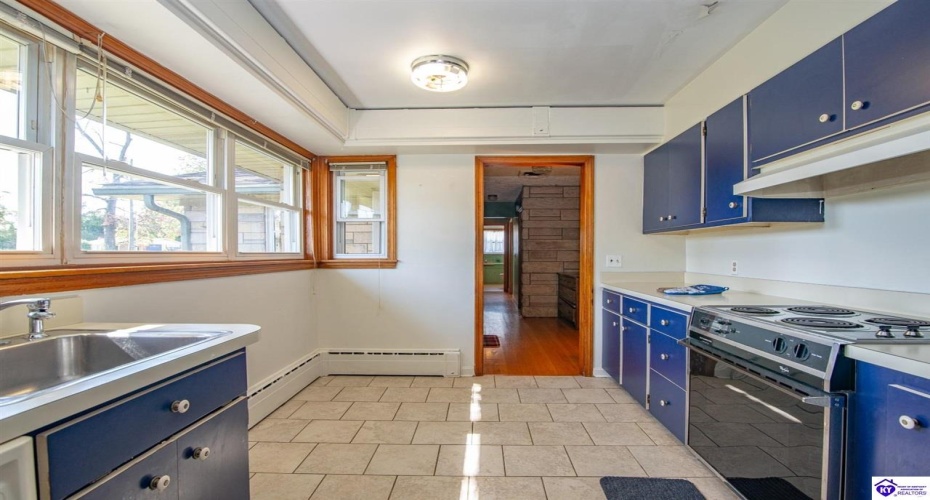 Lincoln Street, Vine Grove, Kentucky 40175, ,3 BathroomsBathrooms,For Sale,Lincoln Street,HK24003903 Lincoln Street, Vine Grove, Kentucky 40175, ,3 BathroomsBathrooms,For Sale,Lincoln Street,HK24003903