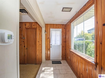 Lincoln Street, Vine Grove, Kentucky 40175, ,3 BathroomsBathrooms,For Sale,Lincoln Street,HK24003903