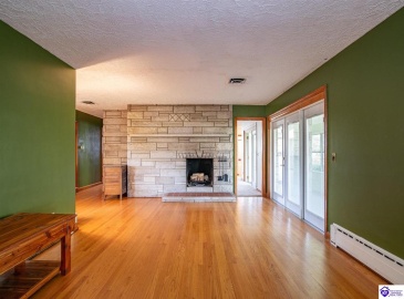 Lincoln Street, Vine Grove, Kentucky 40175, ,3 BathroomsBathrooms,For Sale,Lincoln Street,HK24003903