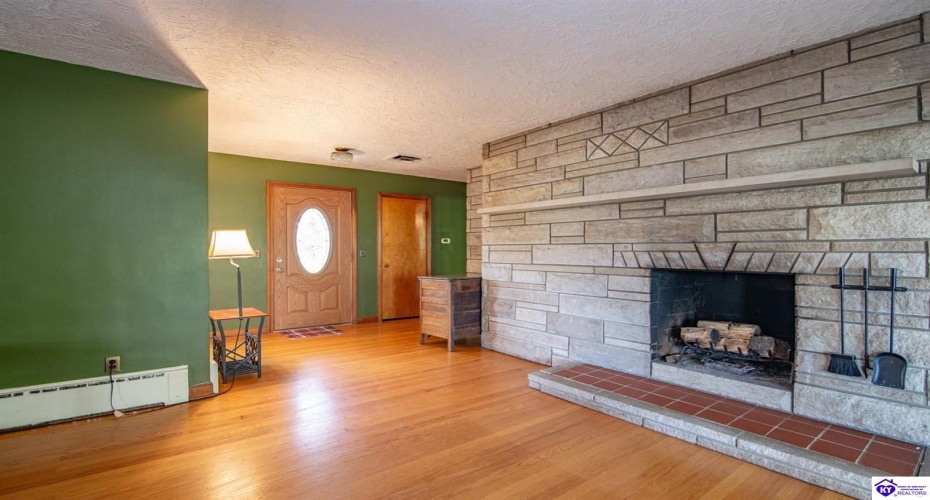 Lincoln Street, Vine Grove, Kentucky 40175, ,3 BathroomsBathrooms,For Sale,Lincoln Street,HK24003903 Lincoln Street, Vine Grove, Kentucky 40175, ,3 BathroomsBathrooms,For Sale,Lincoln Street,HK24003903