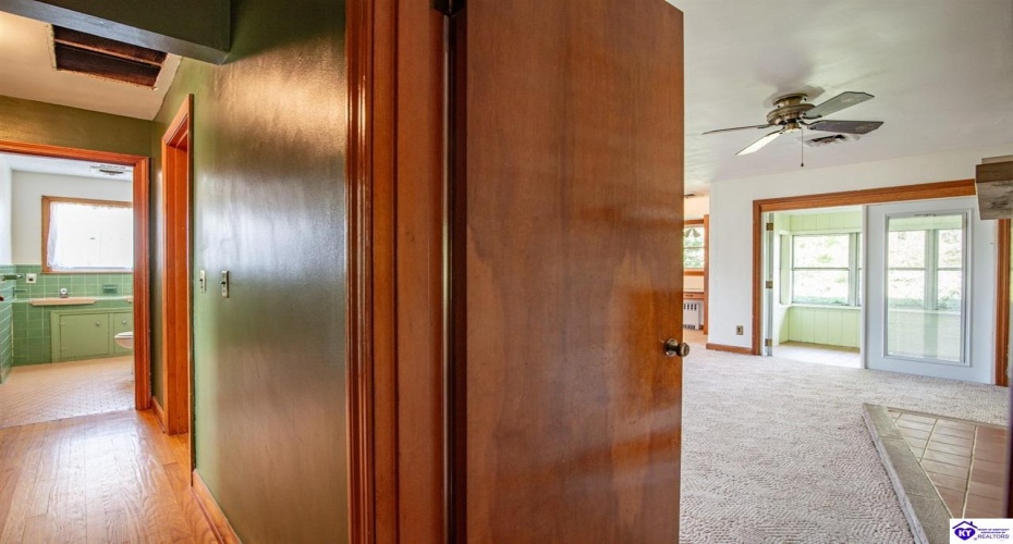 Lincoln Street, Vine Grove, Kentucky 40175, ,3 BathroomsBathrooms,For Sale,Lincoln Street,HK24003903 Lincoln Street, Vine Grove, Kentucky 40175, ,3 BathroomsBathrooms,For Sale,Lincoln Street,HK24003903