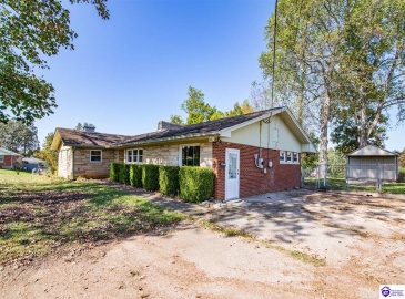 Lincoln Street, Vine Grove, Kentucky 40175, ,3 BathroomsBathrooms,For Sale,Lincoln Street,HK24003903