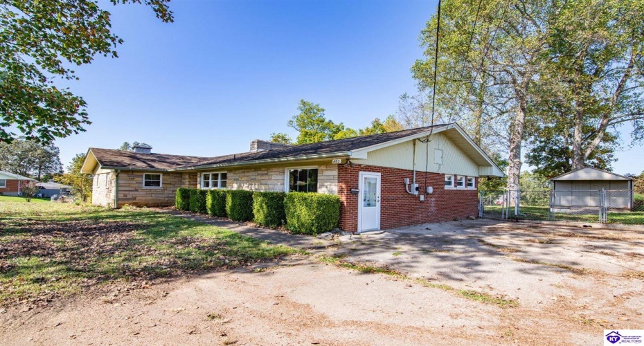 Lincoln Street, Vine Grove, Kentucky 40175, ,3 BathroomsBathrooms,For Sale,Lincoln Street,HK24003903 Lincoln Street, Vine Grove, Kentucky 40175, ,3 BathroomsBathrooms,For Sale,Lincoln Street,HK24003903