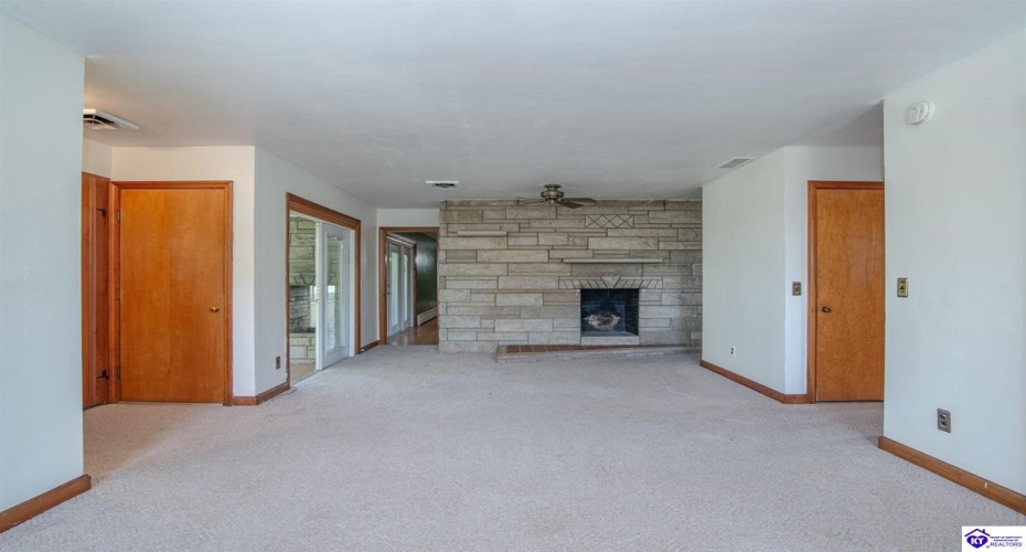 Lincoln Street, Vine Grove, Kentucky 40175, ,3 BathroomsBathrooms,For Sale,Lincoln Street,HK24003903 Lincoln Street, Vine Grove, Kentucky 40175, ,3 BathroomsBathrooms,For Sale,Lincoln Street,HK24003903