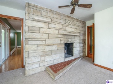 Lincoln Street, Vine Grove, Kentucky 40175, ,3 BathroomsBathrooms,For Sale,Lincoln Street,HK24003903