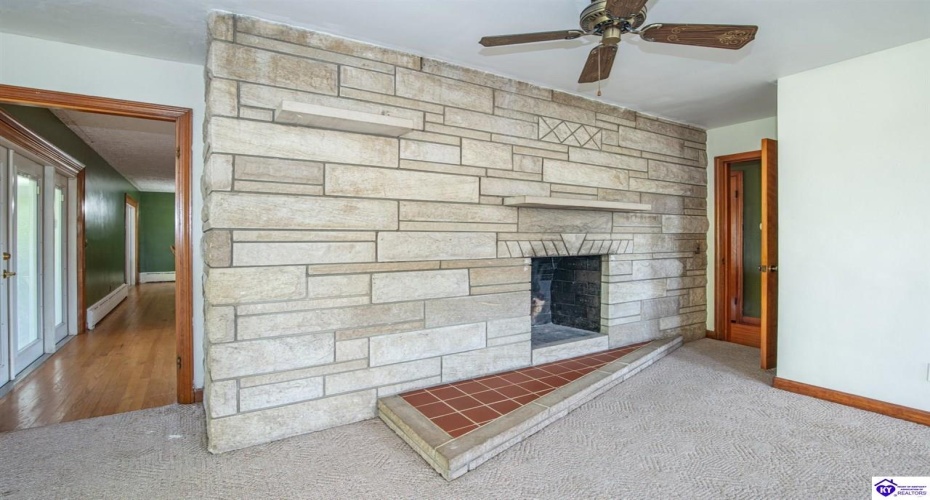 Lincoln Street, Vine Grove, Kentucky 40175, ,3 BathroomsBathrooms,For Sale,Lincoln Street,HK24003903 Lincoln Street, Vine Grove, Kentucky 40175, ,3 BathroomsBathrooms,For Sale,Lincoln Street,HK24003903