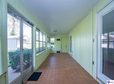 Lincoln Street, Vine Grove, Kentucky 40175, ,3 BathroomsBathrooms,For Sale,Lincoln Street,HK24003903