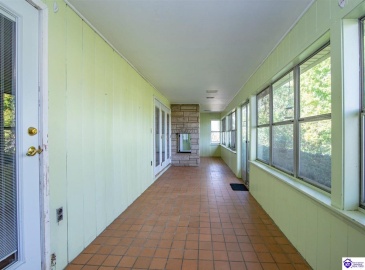 Lincoln Street, Vine Grove, Kentucky 40175, ,3 BathroomsBathrooms,For Sale,Lincoln Street,HK24003903