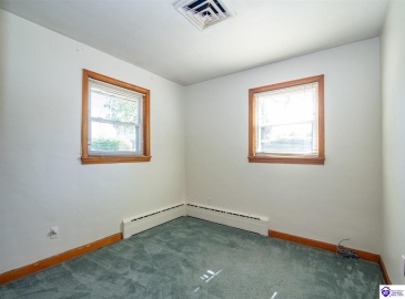 Lincoln Street, Vine Grove, Kentucky 40175, ,3 BathroomsBathrooms,For Sale,Lincoln Street,HK24003903