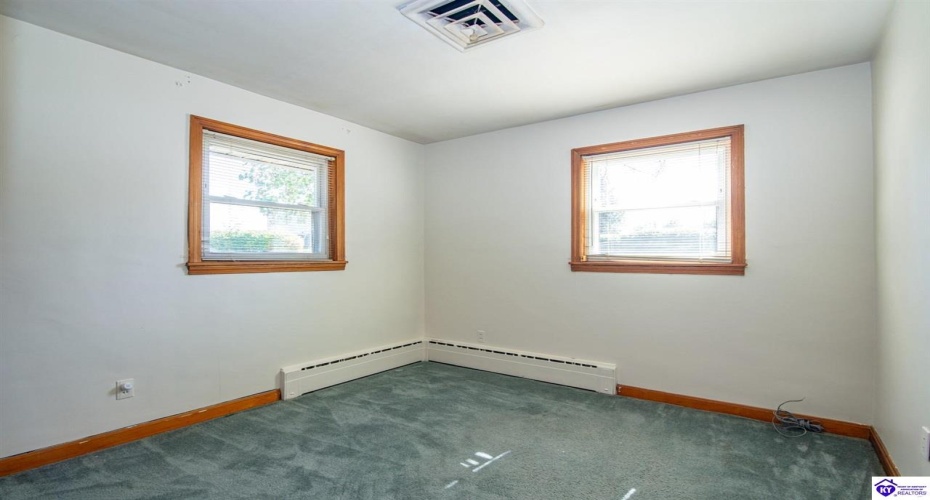 Lincoln Street, Vine Grove, Kentucky 40175, ,3 BathroomsBathrooms,For Sale,Lincoln Street,HK24003903 Lincoln Street, Vine Grove, Kentucky 40175, ,3 BathroomsBathrooms,For Sale,Lincoln Street,HK24003903