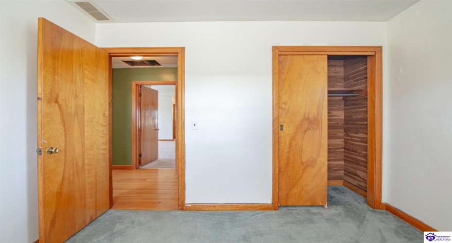 Lincoln Street, Vine Grove, Kentucky 40175, ,3 BathroomsBathrooms,For Sale,Lincoln Street,HK24003903 Lincoln Street, Vine Grove, Kentucky 40175, ,3 BathroomsBathrooms,For Sale,Lincoln Street,HK24003903