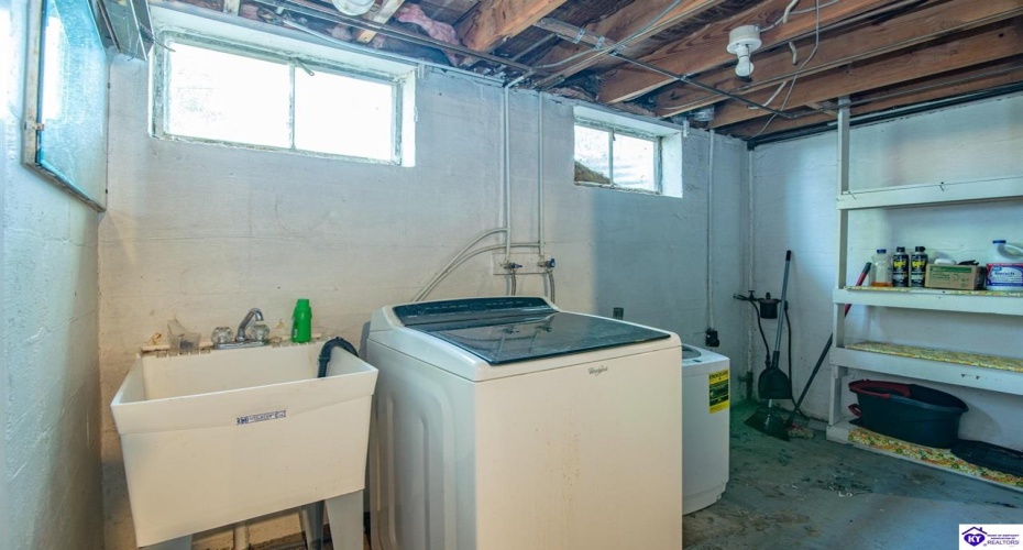 Lincoln Street, Vine Grove, Kentucky 40175, ,3 BathroomsBathrooms,For Sale,Lincoln Street,HK24003903 Lincoln Street, Vine Grove, Kentucky 40175, ,3 BathroomsBathrooms,For Sale,Lincoln Street,HK24003903