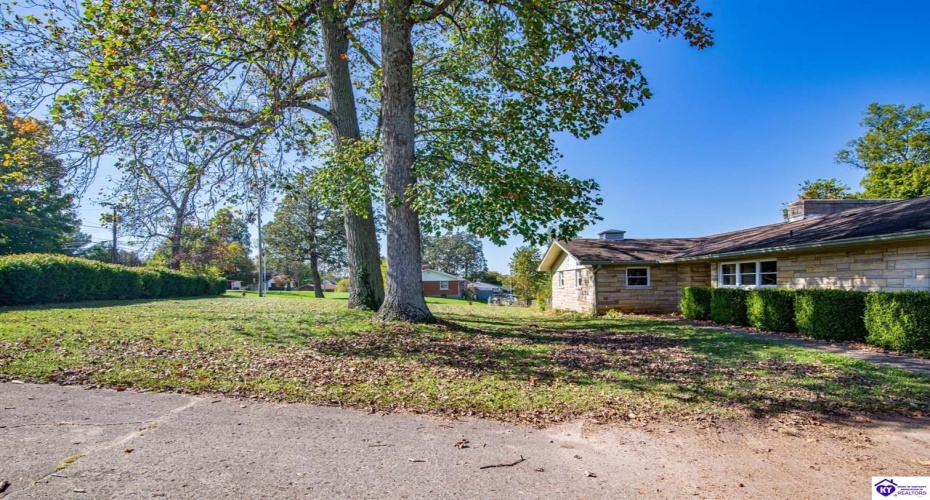 Lincoln Street, Vine Grove, Kentucky 40175, ,3 BathroomsBathrooms,For Sale,Lincoln Street,HK24003903 Lincoln Street, Vine Grove, Kentucky 40175, ,3 BathroomsBathrooms,For Sale,Lincoln Street,HK24003903