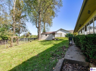 Lincoln Street, Vine Grove, Kentucky 40175, ,3 BathroomsBathrooms,For Sale,Lincoln Street,HK24003903