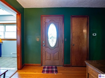 Lincoln Street, Vine Grove, Kentucky 40175, ,3 BathroomsBathrooms,For Sale,Lincoln Street,HK24003903