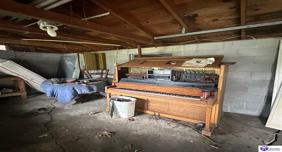 Manslick Road, Louisville, Kentucky 40272, ,1 BathroomBathrooms,For Sale,Manslick Road,HK24003904 Manslick Road, Louisville, Kentucky 40272, ,1 BathroomBathrooms,For Sale,Manslick Road,HK24003904