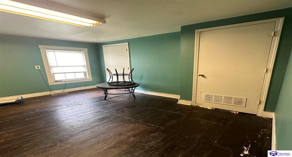 Manslick Road, Louisville, Kentucky 40272, ,1 BathroomBathrooms,For Sale,Manslick Road,HK24003904 Manslick Road, Louisville, Kentucky 40272, ,1 BathroomBathrooms,For Sale,Manslick Road,HK24003904