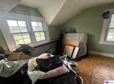 Manslick Road, Louisville, Kentucky 40272, ,1 BathroomBathrooms,For Sale,Manslick Road,HK24003904