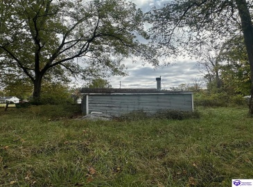 Manslick Road, Louisville, Kentucky 40272, ,1 BathroomBathrooms,For Sale,Manslick Road,HK24003904