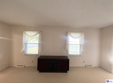 Mile Lane, Campbellsville, Kentucky 42718, ,2 BathroomsBathrooms,For Sale,Mile Lane,HK24003905