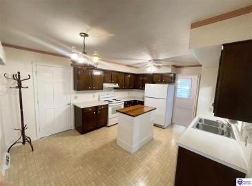 Mile Lane, Campbellsville, Kentucky 42718, ,2 BathroomsBathrooms,For Sale,Mile Lane,HK24003905