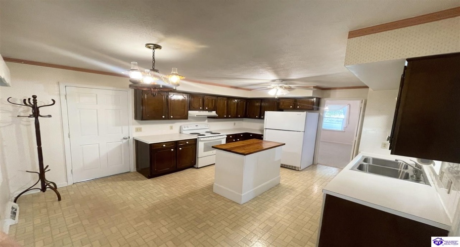 Mile Lane, Campbellsville, Kentucky 42718, ,2 BathroomsBathrooms,For Sale,Mile Lane,HK24003905 Mile Lane, Campbellsville, Kentucky 42718, ,2 BathroomsBathrooms,For Sale,Mile Lane,HK24003905