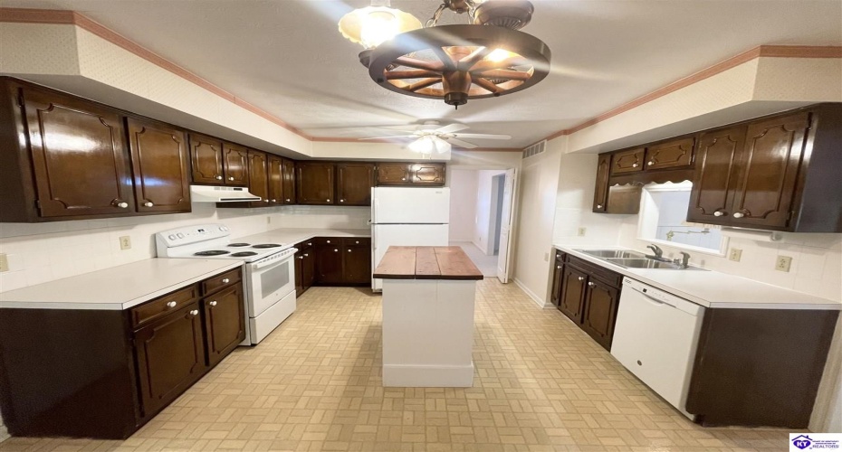 Mile Lane, Campbellsville, Kentucky 42718, ,2 BathroomsBathrooms,For Sale,Mile Lane,HK24003905 Mile Lane, Campbellsville, Kentucky 42718, ,2 BathroomsBathrooms,For Sale,Mile Lane,HK24003905