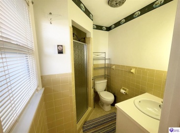 Mile Lane, Campbellsville, Kentucky 42718, ,2 BathroomsBathrooms,For Sale,Mile Lane,HK24003905