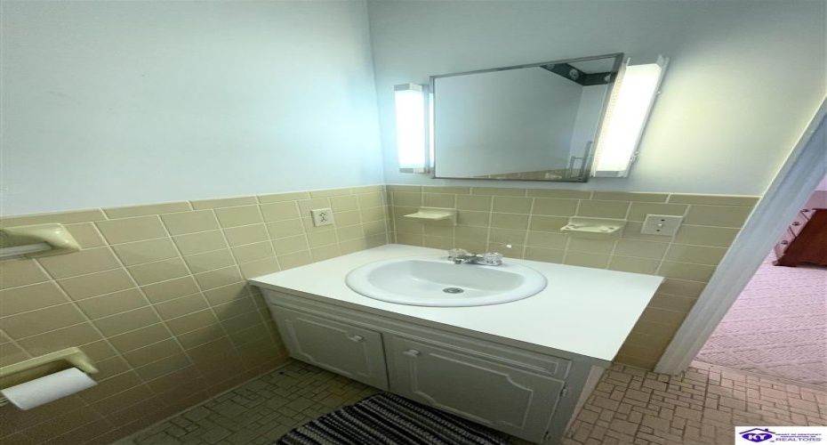 Mile Lane, Campbellsville, Kentucky 42718, ,2 BathroomsBathrooms,For Sale,Mile Lane,HK24003905 Mile Lane, Campbellsville, Kentucky 42718, ,2 BathroomsBathrooms,For Sale,Mile Lane,HK24003905