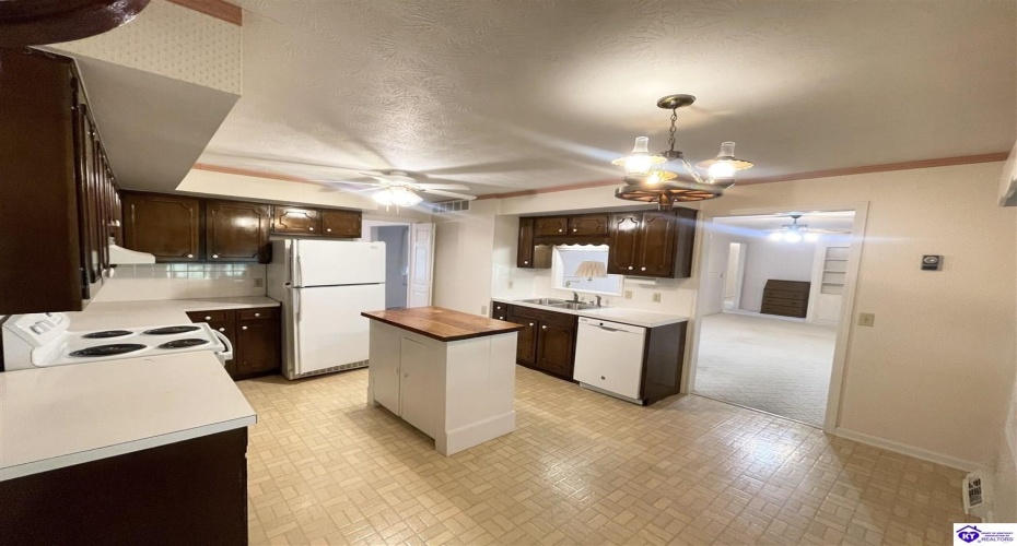 Mile Lane, Campbellsville, Kentucky 42718, ,2 BathroomsBathrooms,For Sale,Mile Lane,HK24003905 Mile Lane, Campbellsville, Kentucky 42718, ,2 BathroomsBathrooms,For Sale,Mile Lane,HK24003905