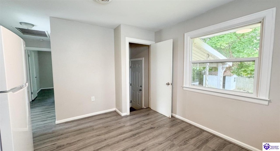 Risen Avenue, Campbellsville, Kentucky 42718, ,1 BathroomBathrooms,For Sale,Risen Avenue,HK24003906 Risen Avenue, Campbellsville, Kentucky 42718, ,1 BathroomBathrooms,For Sale,Risen Avenue,HK24003906