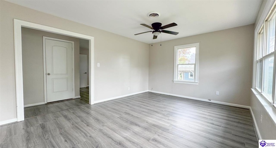 Risen Avenue, Campbellsville, Kentucky 42718, ,1 BathroomBathrooms,For Sale,Risen Avenue,HK24003906 Risen Avenue, Campbellsville, Kentucky 42718, ,1 BathroomBathrooms,For Sale,Risen Avenue,HK24003906