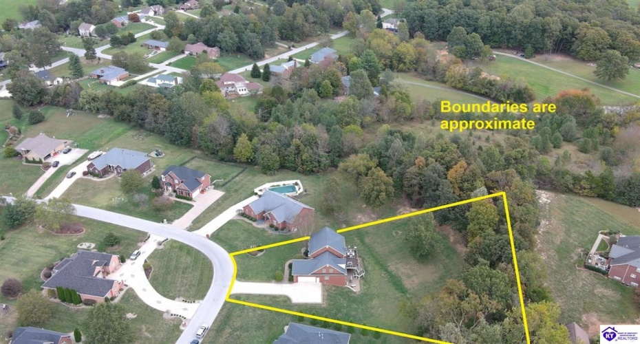 Deer Run Way, Elizabethtown, Kentucky 42701, ,5 BathroomsBathrooms,For Sale,Deer Run Way,HK24003910