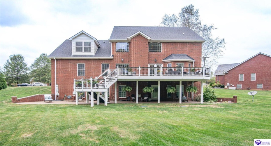 Deer Run Way, Elizabethtown, Kentucky 42701, ,5 BathroomsBathrooms,For Sale,Deer Run Way,HK24003910