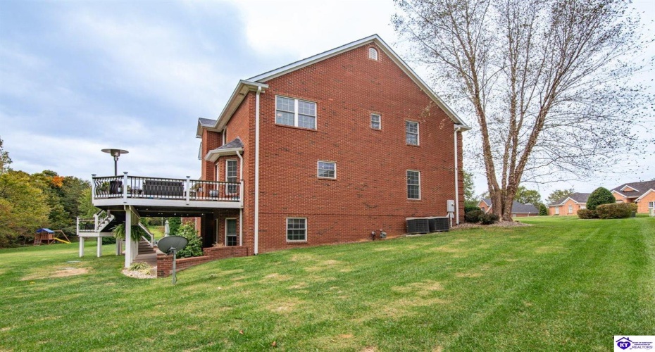 Deer Run Way, Elizabethtown, Kentucky 42701, ,5 BathroomsBathrooms,For Sale,Deer Run Way,HK24003910