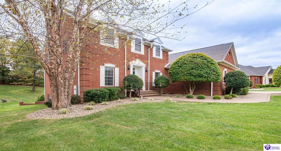 Deer Run Way, Elizabethtown, Kentucky 42701, ,5 BathroomsBathrooms,For Sale,Deer Run Way,HK24003910