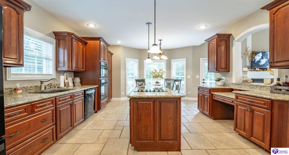 Deer Run Way, Elizabethtown, Kentucky 42701, ,5 BathroomsBathrooms,For Sale,Deer Run Way,HK24003910