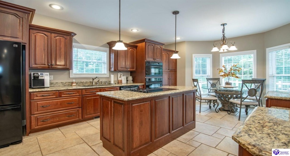 Deer Run Way, Elizabethtown, Kentucky 42701, ,5 BathroomsBathrooms,For Sale,Deer Run Way,HK24003910