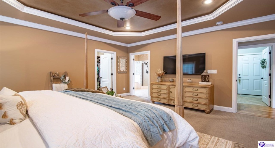 Deer Run Way, Elizabethtown, Kentucky 42701, ,5 BathroomsBathrooms,For Sale,Deer Run Way,HK24003910