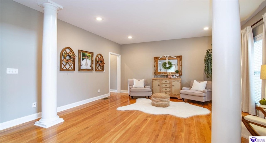 Deer Run Way, Elizabethtown, Kentucky 42701, ,5 BathroomsBathrooms,For Sale,Deer Run Way,HK24003910