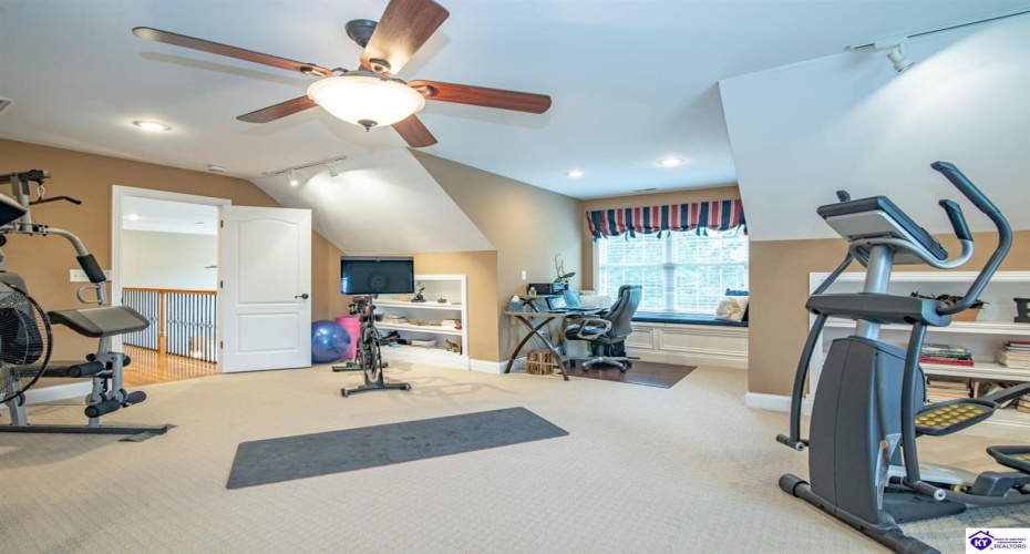 Deer Run Way, Elizabethtown, Kentucky 42701, ,5 BathroomsBathrooms,For Sale,Deer Run Way,HK24003910