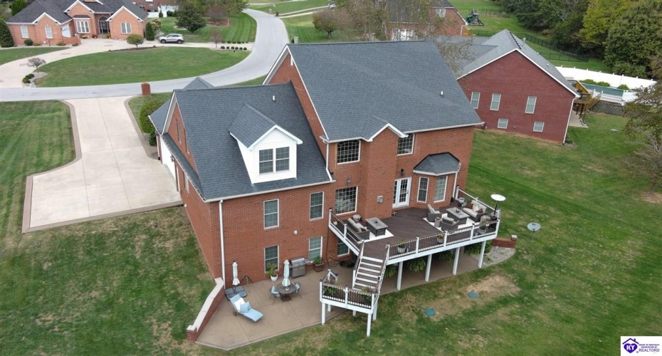 Deer Run Way, Elizabethtown, Kentucky 42701, ,5 BathroomsBathrooms,For Sale,Deer Run Way,HK24003910