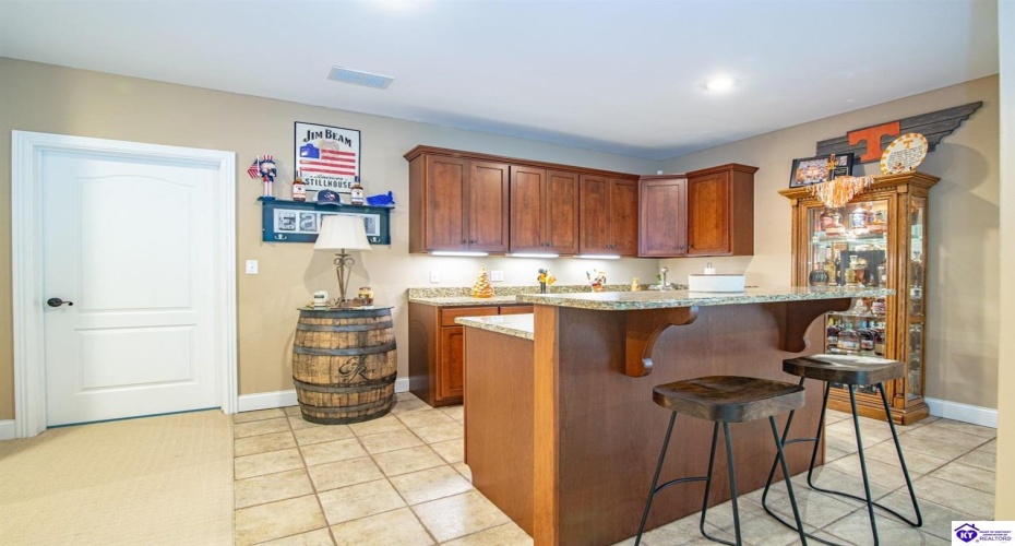 Deer Run Way, Elizabethtown, Kentucky 42701, ,5 BathroomsBathrooms,For Sale,Deer Run Way,HK24003910