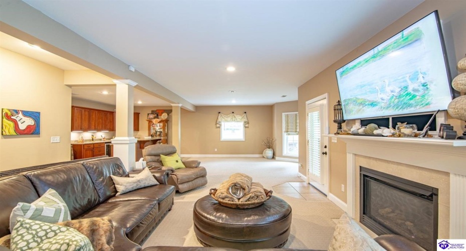 Deer Run Way, Elizabethtown, Kentucky 42701, ,5 BathroomsBathrooms,For Sale,Deer Run Way,HK24003910