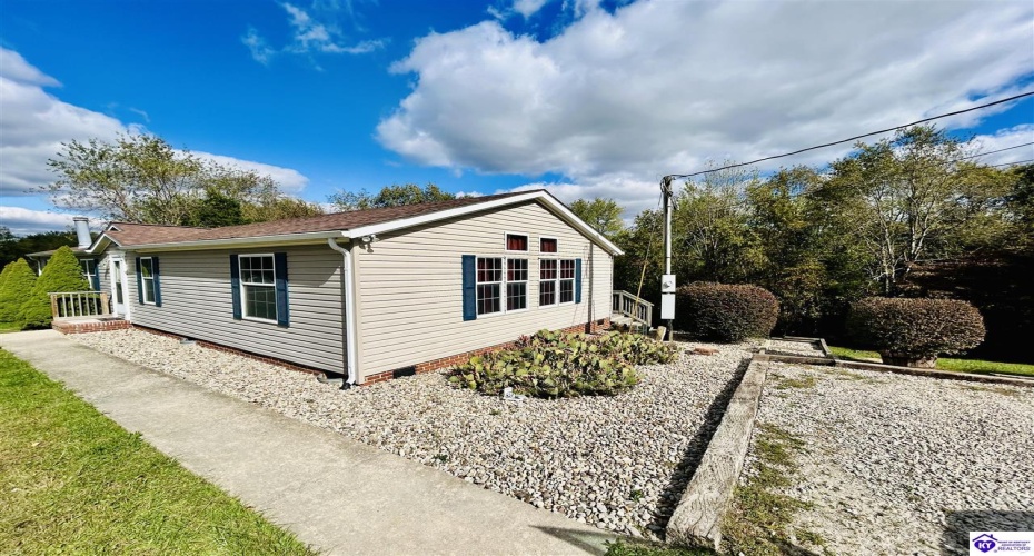 Kelley Lane, Elizabethtown, Kentucky 42701, ,3 BathroomsBathrooms,For Sale,Kelley Lane,HK24003924